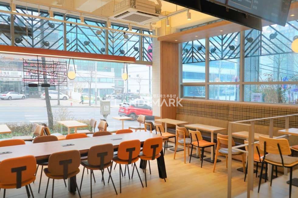 서울 강남구 역삼동 근린생활시설동 역삼역 3분 거리 1층 대로변 매물 중형평수 저렴한 권리금 월세 매물번호 16327 사진 2