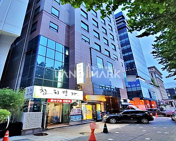 서울 강남구 청담동 청담동 대로변 가시성 노출성 최상급 고급인테리어 복층구조 월세 매물번호 14027 사진 1