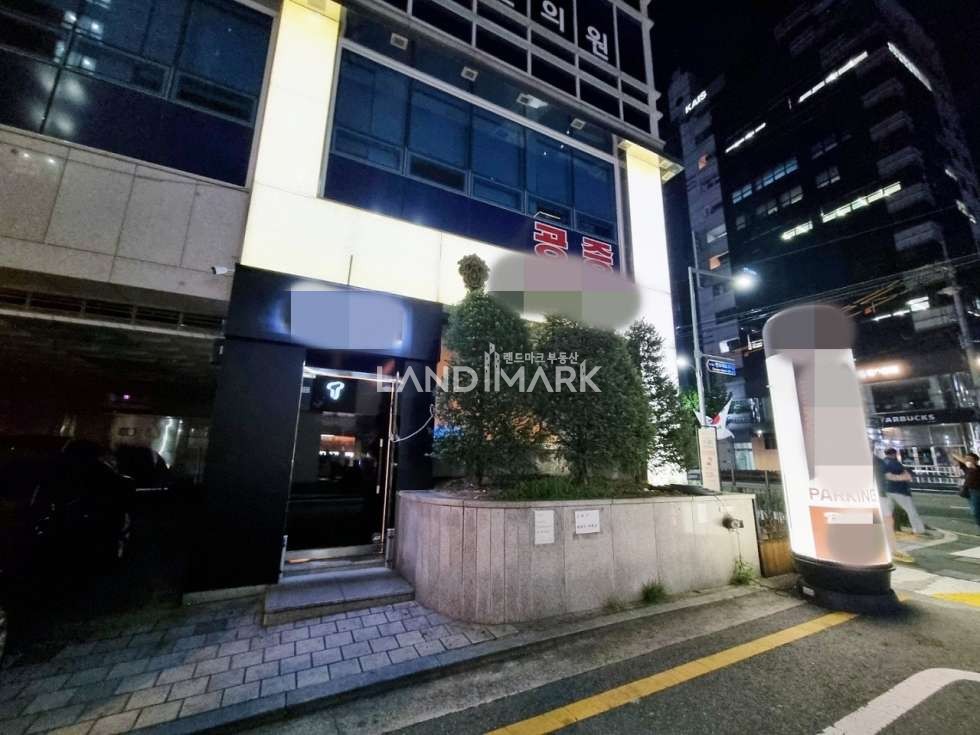 서울 서초구 서초동 교대역 초역세권 대로변에 있는 지하1층상가 월세 매물번호 13868 사진 8