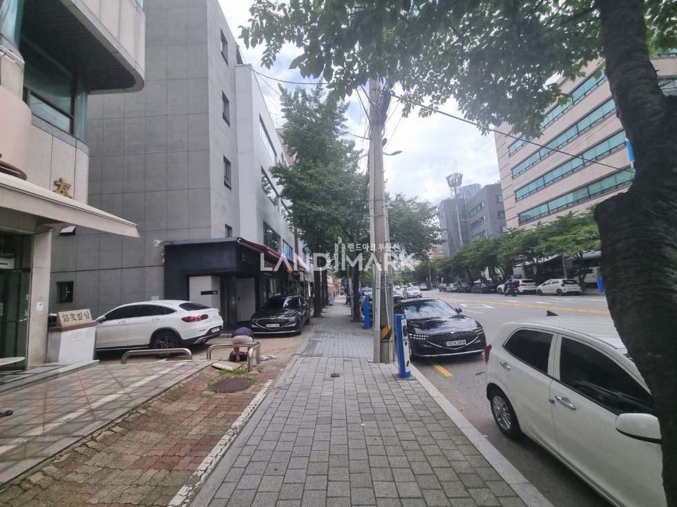 서울 강남구 도곡동 매봉역 도로변 아주좋은 상권위치 1층 월세 매물번호 15770 사진 2