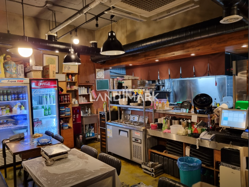서울 강남구 역삼동 골목상권 1층 전면 넓고 테라스가 있는 매장!! 월세 매물번호 12512 사진 2
