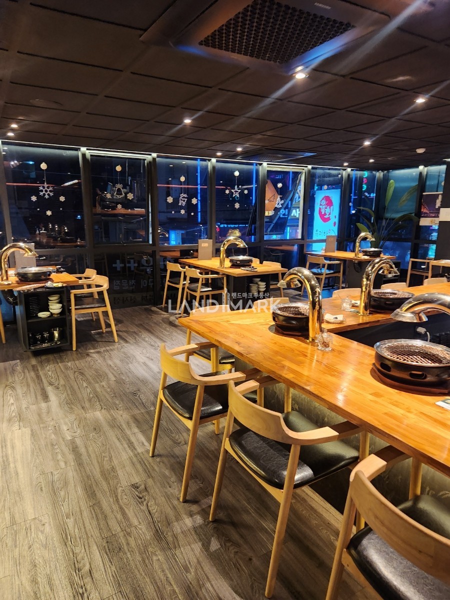 서울 강남구 신사동 A급 신사역 먹자골목 전면 상권 좋은 자리 상가임대입니다 월세 매물번호 16324 사진 1