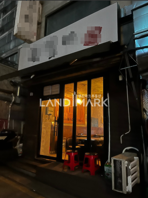 서울 강남구 논현동 실사진0, 언주역 5분 노출 잘되는 1층상가 월세 매물번호 10012 사진 3