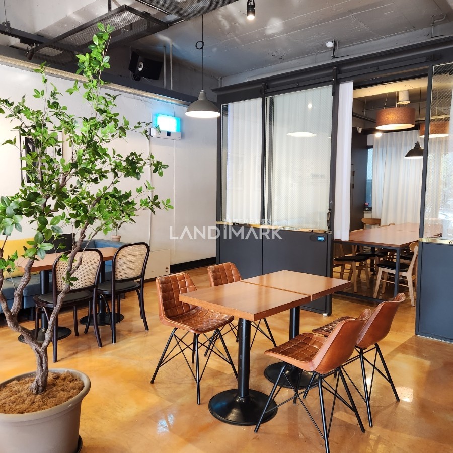서울 강남구 논현동 선정릉역 역세권 주거단지에 있는 주차편리한 1층 상가. 인테리어 SS 월세 매물번호 15440 사진 5