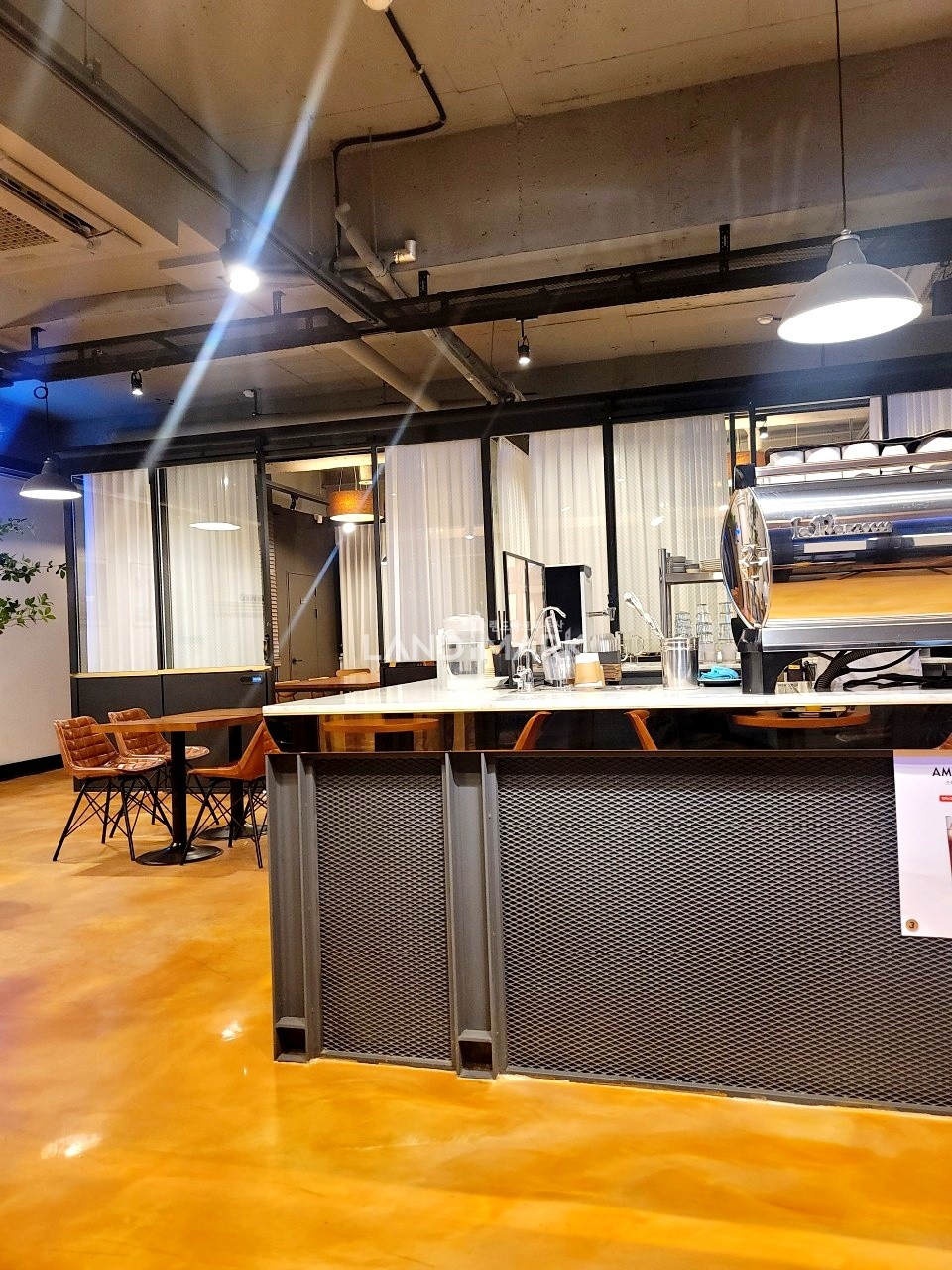 서울 강남구 논현동 선정릉역 역세권 주거단지에 있는 주차편리한 1층 상가. 인테리어 SS 월세 매물번호 15440 사진 6