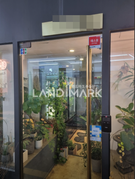서울 강남구 신사동 압구정로데오 코너건물 코너상가 어디서든 보이는 소형상가 월세 매물번호 16553 사진 3