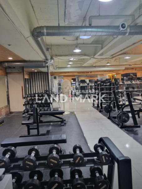 서울 강남구 대치동 포스코사거리 유동 많은 메인거리 가성비 엄청 좋은 헬스장, 스튜디오, 스크린골프 강력추천 월세 매물번호 13578 사진 4