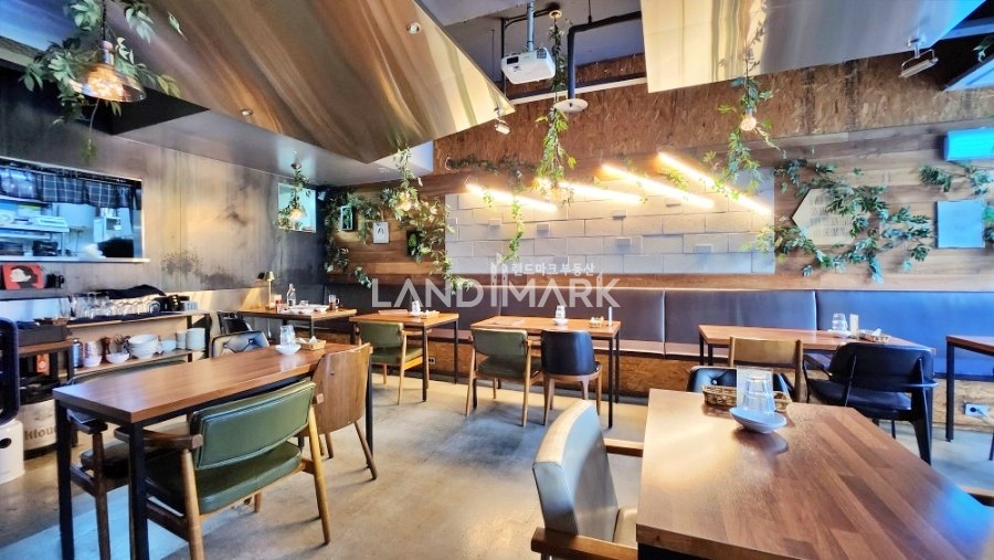 서울 강남구 삼성동 강남구청역 초역세권 1층, 건물 내외부 인테리어 최상급O 월세 매물번호 14838 사진 2
