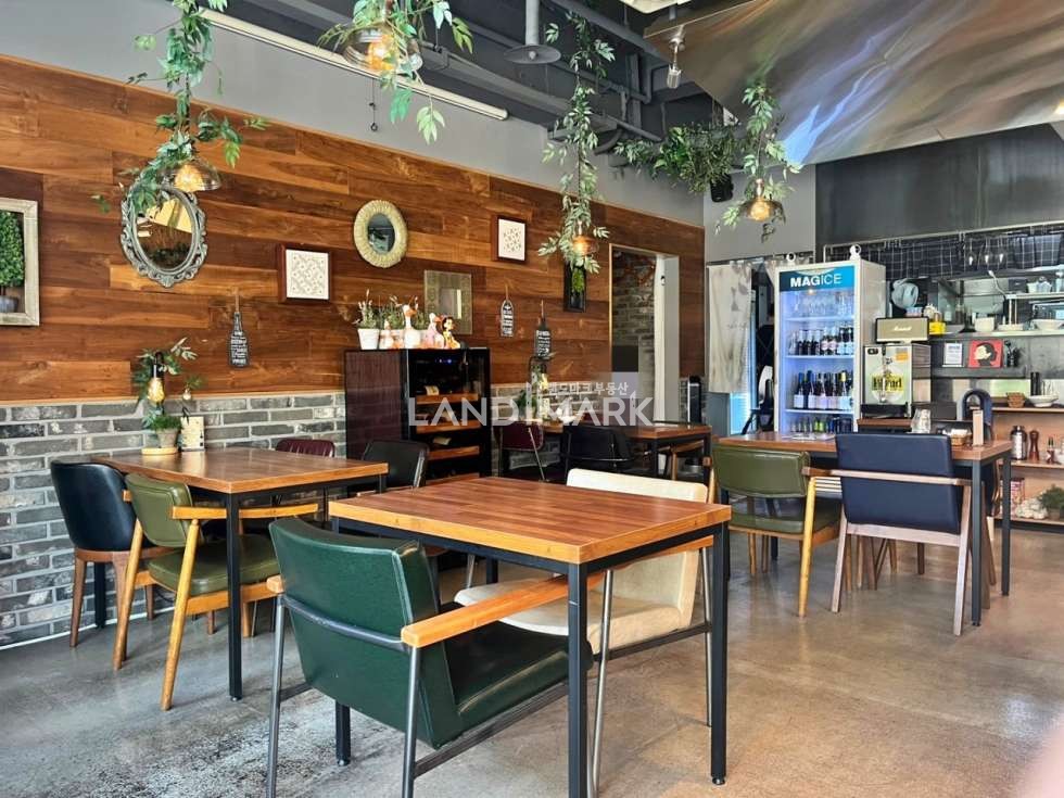 서울 강남구 삼성동 강남구청역 초역세권 1층, 건물 내외부 인테리어 최상급O 월세 매물번호 14838 사진 3