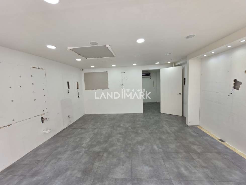 서울 강남구 역삼동 선정릉역 초역세권 전면노출 좋은 무권리 1층상가 업종문의 환영 월세 매물번호 17039 사진 1