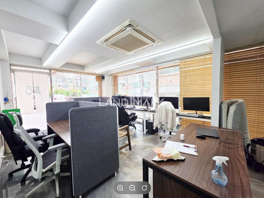 서울 강남구 논현동 논현역 초역세권 가성비 끝팡왕 전면노출 좋은 코너호실 월세 매물번호 17114 사진 2