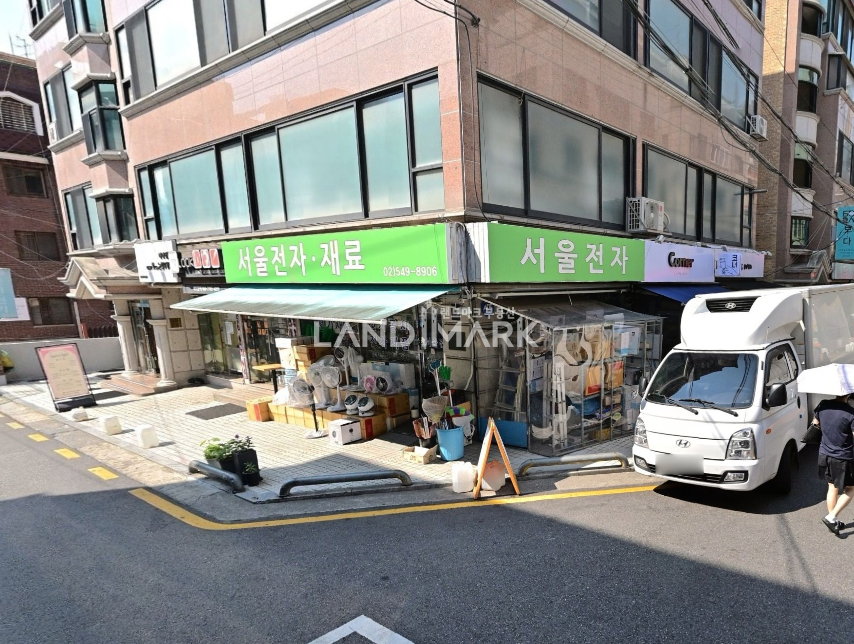 서울 강남구 논현동 논현초 인근 판매점 뷰티업종 강력추천!! 야장사용가능 코너자리!! 월세 매물번호 17161 사진 1