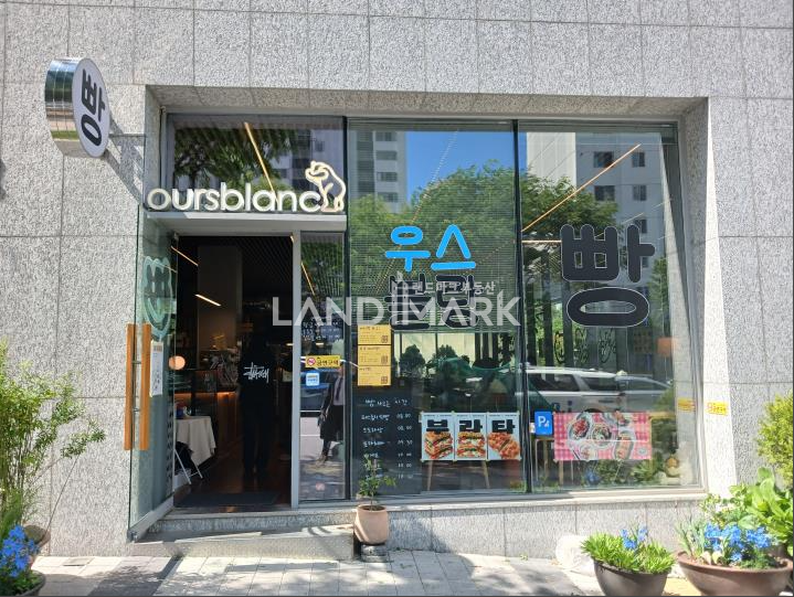 서울 강남구 청담동 강남구청 맞은편 대로변 유동폭발 전면 노출 굿 업종문의 환영 월세 매물번호 17178 사진 8