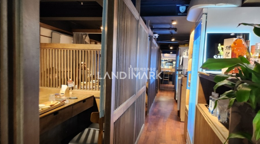 서울 강남구 신사동 다가구용단독주택동 세로수길 특색있는 1층상가 노출 가성비 너무 좋아요 월세 매물번호 16535 사진 4